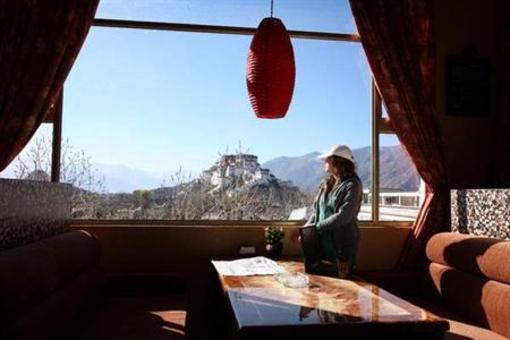 фото отеля Lhasa International Youth Hostel