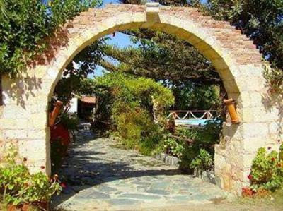 фото отеля Summer Lodge Platanias