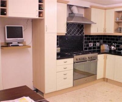фото отеля Ty Lily Mia Guest House Tonypandy