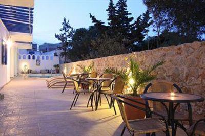 фото отеля Loizos Apartments City Center Fira