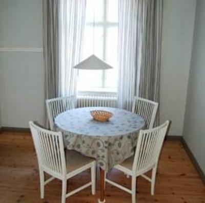 фото отеля Naas Slott Bed & Breakfast