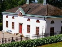 Naas Slott Bed & Breakfast