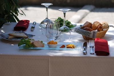 фото отеля Hotel La Peiriero Fontvieille