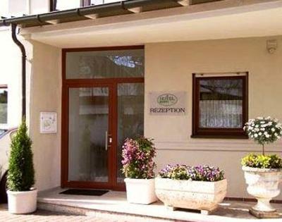 фото отеля Hotel Hartl Neubiberg