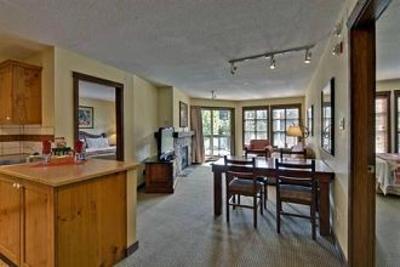 фото отеля Coast Blackcomb Suites at Whistler
