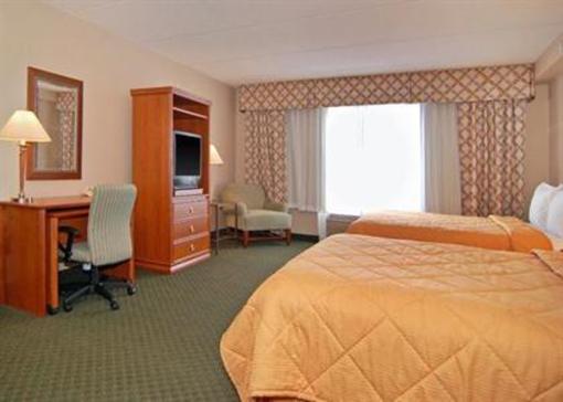 фото отеля Comfort Suites Maingate East