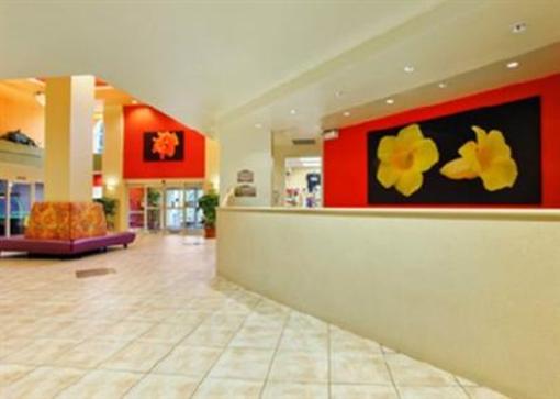 фото отеля Comfort Suites Maingate East