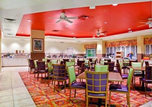 фото отеля Comfort Suites Maingate East