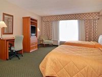 Comfort Suites Maingate East