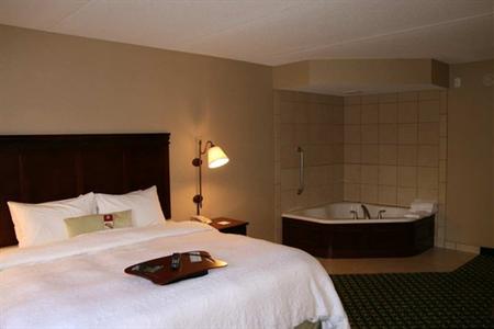 фото отеля Hampton Inn & Suites Berkshires