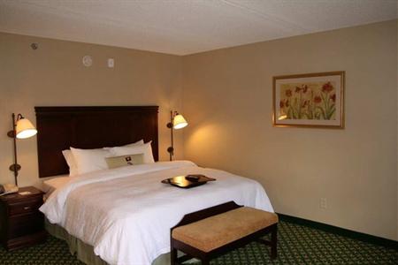 фото отеля Hampton Inn & Suites Berkshires