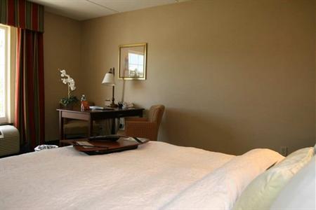 фото отеля Hampton Inn & Suites Berkshires