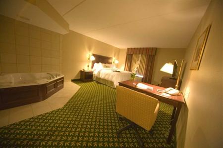 фото отеля Hampton Inn & Suites Berkshires