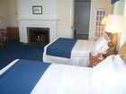 фото отеля Colonial Inn Harbor Springs