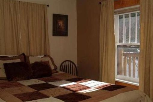 фото отеля Spruce Lodge