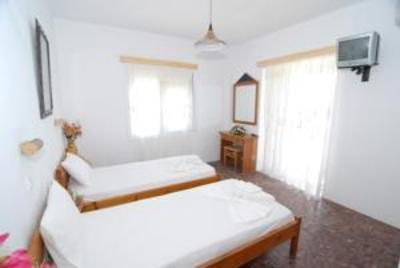фото отеля Agios Stefanos Studios & Apartments