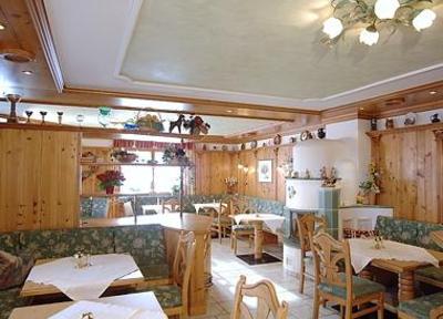 фото отеля Anny Pension and Appartement Maria Alm am Steinernen Meer