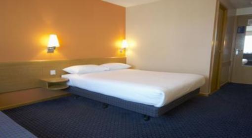 фото отеля Travelodge Wakefield Woolley Edge M1 Northbound