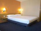 фото отеля Travelodge Wakefield Woolley Edge M1 Northbound