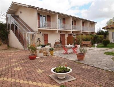 фото отеля Hotel Des Vieux Acacias