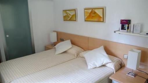 фото отеля Hostal Accom Palacios