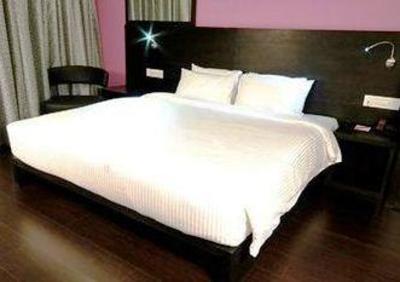 фото отеля Clarks Inn Suites - Pune