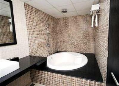 фото отеля Clarks Inn Suites - Pune