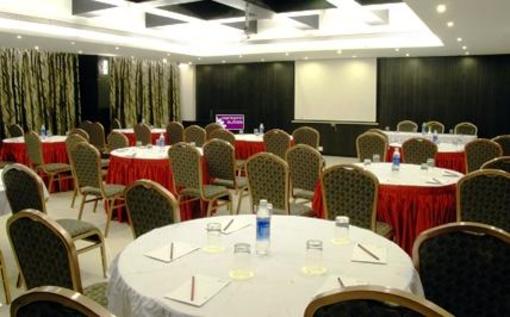 фото отеля Clarks Inn Suites - Pune