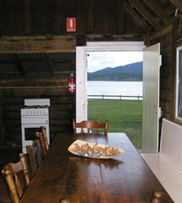 фото отеля Lake Somerset Holiday Park