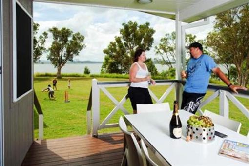 фото отеля Lake Somerset Holiday Park