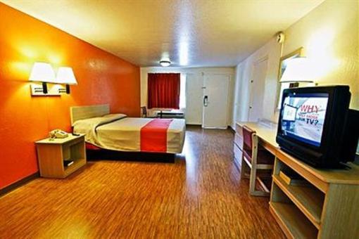 фото отеля Motel 6 Raleigh Southwest - Cary