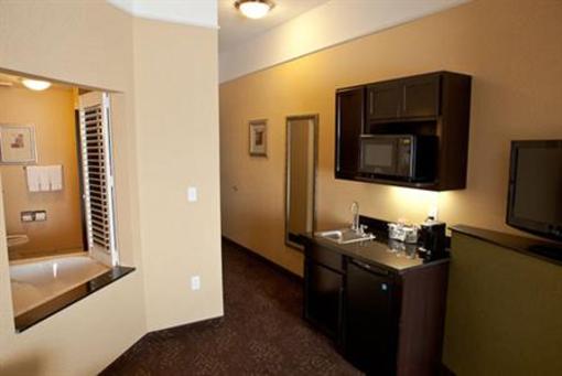 фото отеля Holiday Inn Express Dimondale