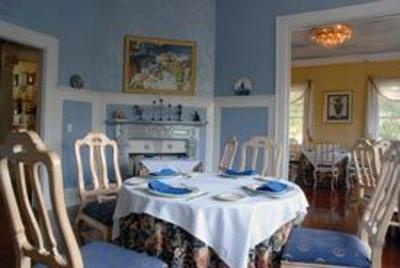 фото отеля The Historic Michabelle Inn & Restaurant