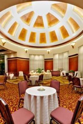фото отеля Crowne Plaza Providence-Warwick Airport