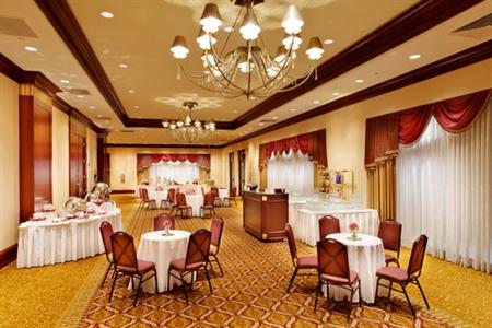 фото отеля Crowne Plaza Providence-Warwick Airport