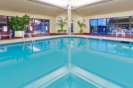 фото отеля Crowne Plaza Providence-Warwick Airport