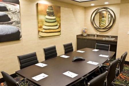 фото отеля Hampton Suites Tulsa Central