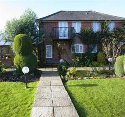 фото отеля The Three Lions Hotel Fordingbridge