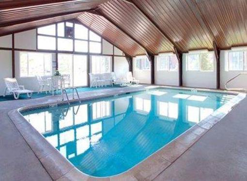 фото отеля Econo Lodge Watertown (New York)