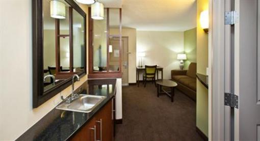 фото отеля AmericInn Hotel & Suites Fairfield