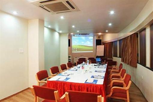 фото отеля Sahil Sarovar Portico