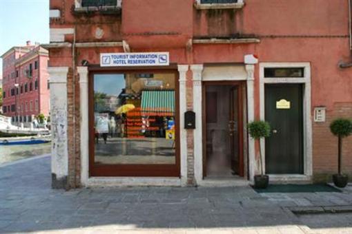 фото отеля Ai Tre Ponti