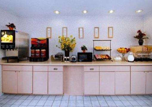 фото отеля Quality Inn Port Clinton