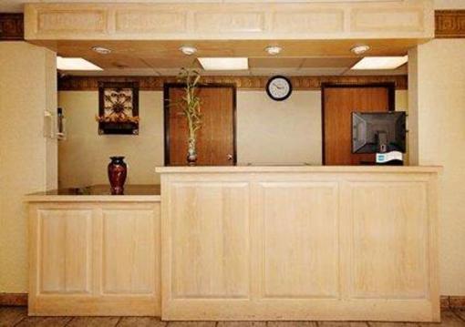 фото отеля Econo Lodge Inn & Suites Tulsa