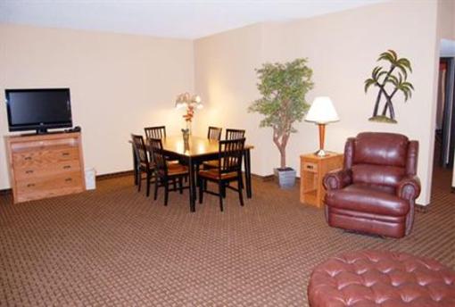 фото отеля Ramada Inn & Suites Airport Sioux Falls