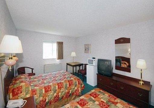 фото отеля Econo Lodge East Staunton