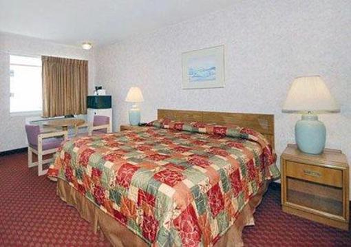 фото отеля Econo Lodge East Staunton