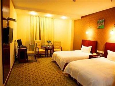 фото отеля Green Tree Inn (Rizhao Railway Station)