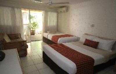 фото отеля Mackays Motel Mission Beach