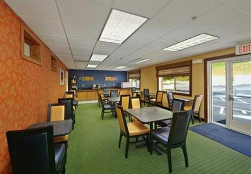 фото отеля Fairfield Inn & Suites Pigeon Forge